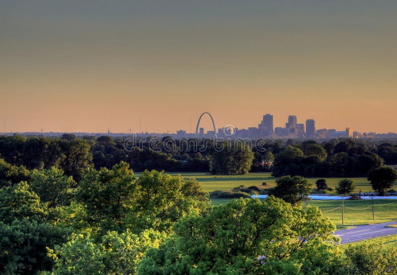 Arco Dell'ingresso E Orizzonte Di St. Louis, Missouri Fotografia Stock