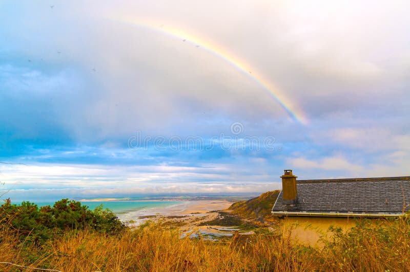 Arco iris sobre el casquillo Blanc-Nez, Francia fotos de archivo Arco iris sobre el casquillo Blanc-Nez, Francia fotos de archivo