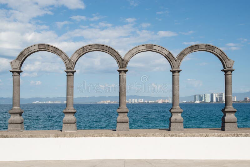 Arcos En El Malecon En Puerto Vallarta Imagen de archivo - Imagen de  estructura, aislado: 78693463