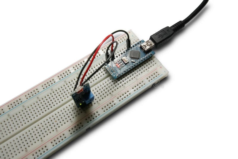 Arduino a programmé le microcontrôleur de photorésistance sur la planche à pain et le module intalled d'usb de puissance images libres de droits Arduino a programmé le microcontrôleur de photorésistance sur la planche à pain et le module intalled d'usb de puissance images libres de droits