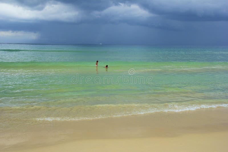 Area della spiaggia di Karon a Phuket, Tailandia fotografia stock Area della spiaggia di Karon a Phuket, Tailandia fotografia stock