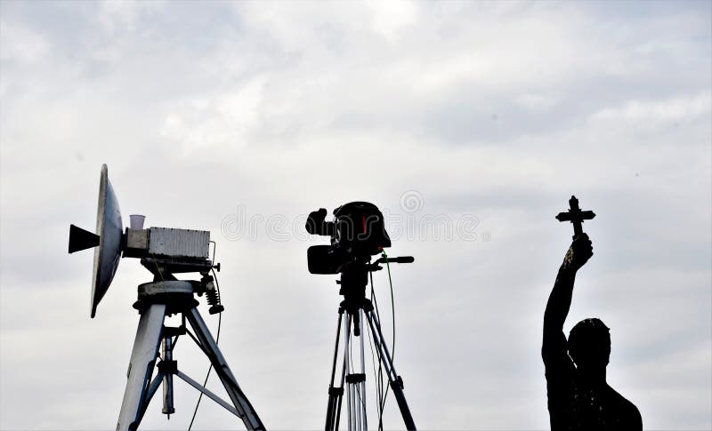 arg antenn för tvkamera, bild royaltyfri foto arg antenn för tvkamera, bild royaltyfri foto