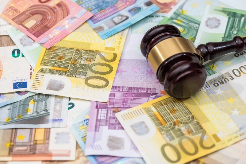 Argent de devise de justice et d'euro Représentation de la corruption et du corruption photos libres de droits Argent de devise de justice et d'euro Représentation de la corruption et du corruption photos libres de droits