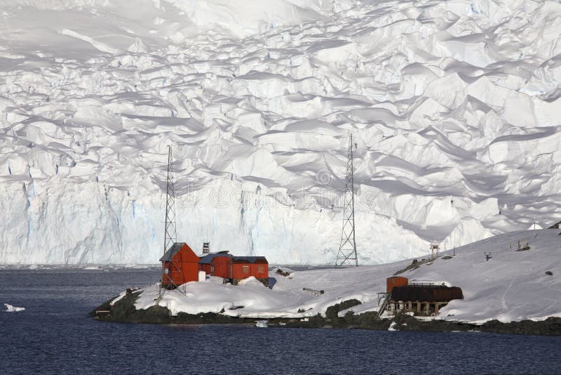 Argentijnse Basis - Paradijsbaai - Antarctica stock afbeeldingen Argentijnse Basis - Paradijsbaai - Antarctica stock afbeeldingen