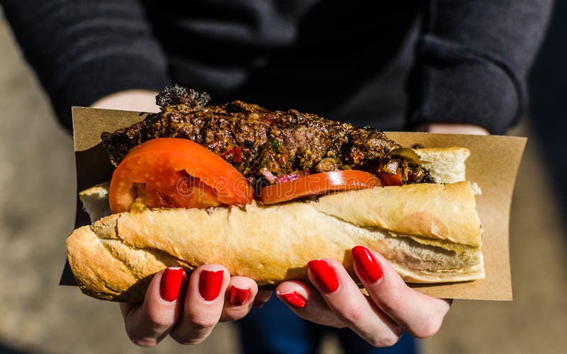 Choripan argentino é eleito melhor hot dog por site de gastronomia