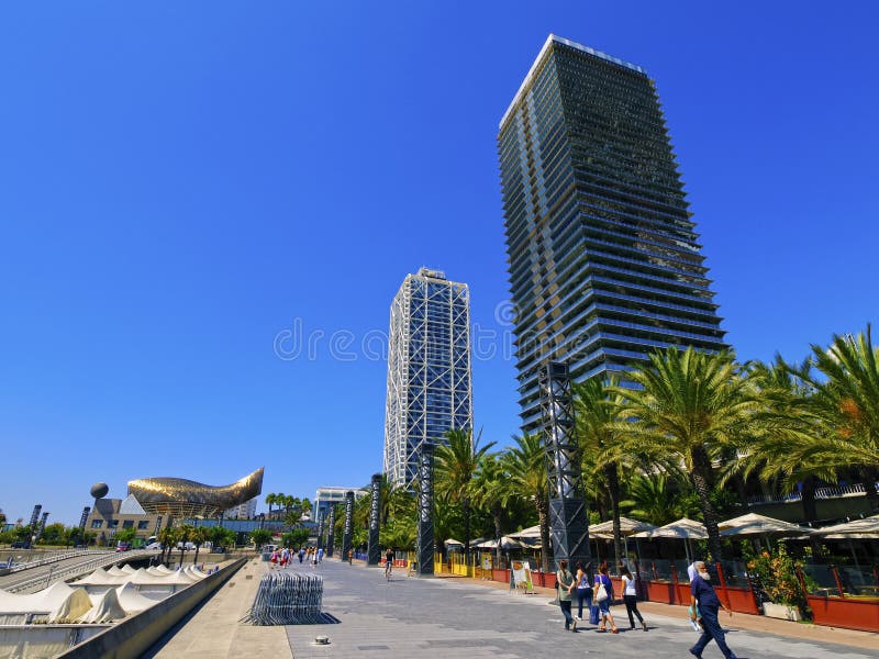 Arhitectură modernă în Barcelona stock images