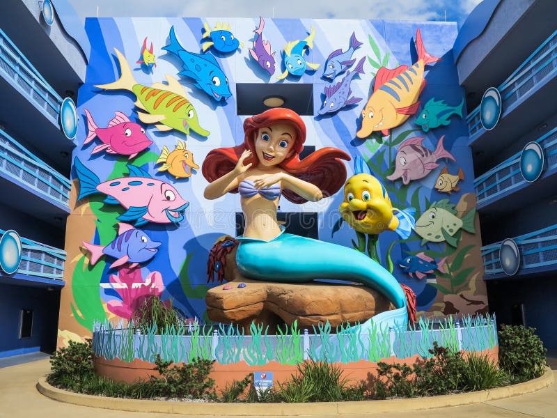 Ariel i flounder w disneys sztuka ośrodka animacji