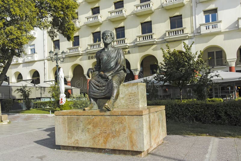 Aristotelskulptur in der Stadt Thessaloniki, Griechenland lizenzfreie stockfotos Aristotelskulptur in der Stadt Thessaloniki, Griechenland lizenzfreie stockfotos