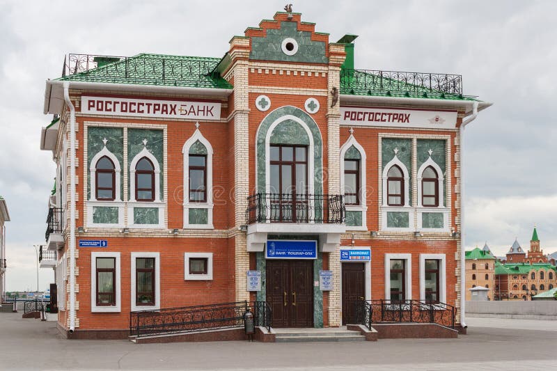 Arkhangelskaya Sloboda, Rosgosstrakh constructivo hermoso Construido en el estilo flamenco La república de Mari El, Yoshkar-Ola, imagen de archivo libre de regalías Arkhangelskaya Sloboda, Rosgosstrakh constructivo hermoso Construido en el estilo flamenco La república de Mari El, Yoshkar-Ola, imagen de archivo libre de regalías