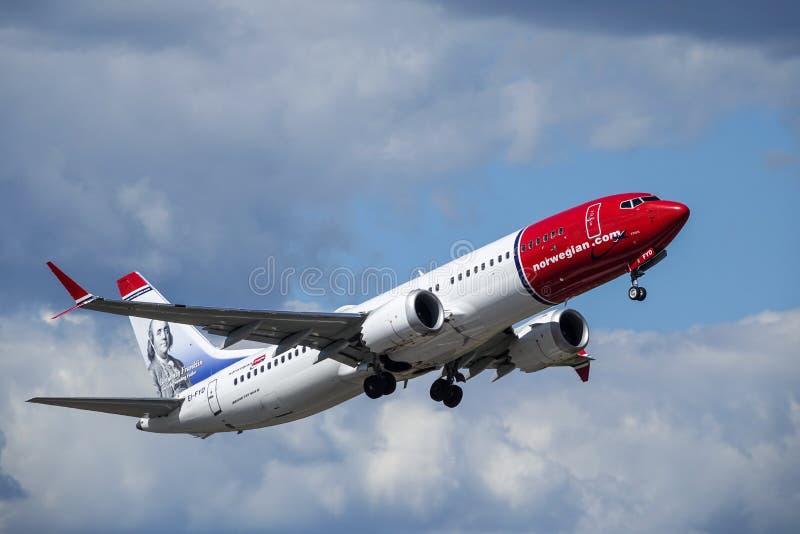 Norwegian Air Shuttle ASA, Boeing 737 MAX 8 take off royalty free stock photos Norwegian Air Shuttle ASA, Boeing 737 MAX 8 take off royalty free stock photos