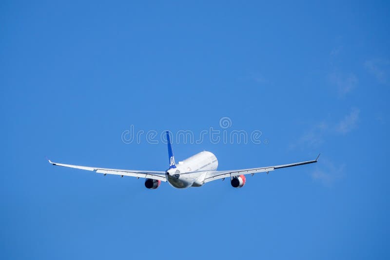 SAS Scandinavian Airlines, Airbus A330 - 300 take off royalty free stock photos SAS Scandinavian Airlines, Airbus A330 - 300 take off royalty free stock photos
