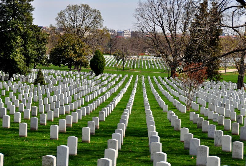 Arlington, VA: Militärgräber an Arlington-nationalem Friedhof stockbild Arlington, VA: Militärgräber an Arlington-nationalem Friedhof stockbild