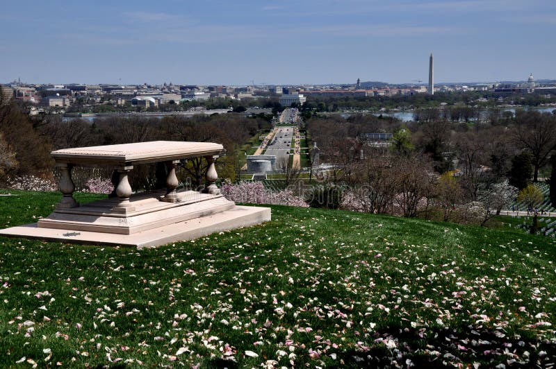 Arlington, Virginia: The grave of Major Pierre L'Enfant, the designer of Washington, DC, overlooks the city from a hillside in Arlington National Cemetery. Arlington, Virginia: The grave of Major Pierre L'Enfant, the designer of Washington, DC, overlooks the city from a hillside in Arlington National Cemetery.