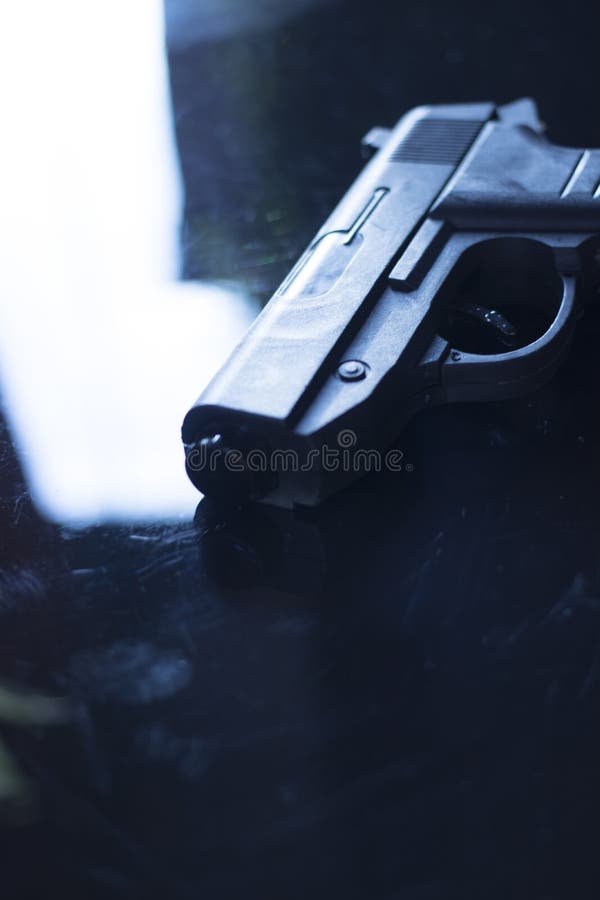Arma de mano de la pistola autom?tica foto de archivo libre de regalías Arma de mano de la pistola autom?tica foto de archivo libre de regalías