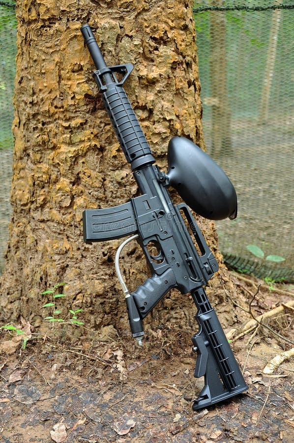 Arma de Paintball foto de archivo. Imagen de militar 51377646