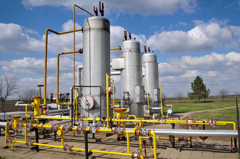 Armazenamento de gás e gasoduto imagem de stock royalty free