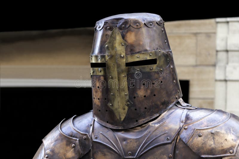 https://thumbs.dreamstime.com/b/armure-m%C3%A9di%C3%A9vale-48687662.jpg