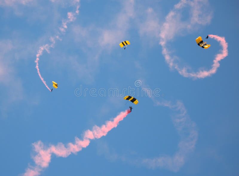 arméparachutists arkivbilder arméparachutists arkivbilder