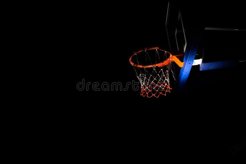 Jovem Jogador Basquete Homem Sobre Fundo Isolado Apontando Para Trás fotos,  imagens de © luismolinero #654962238