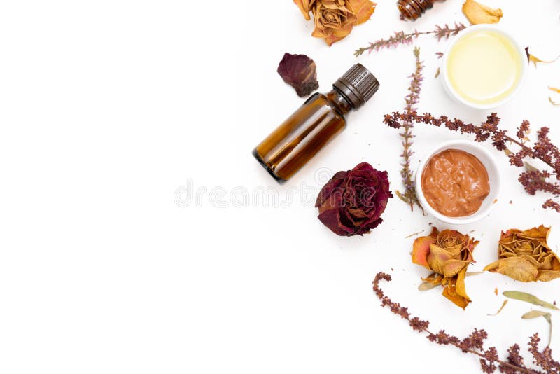 Aromatische botanische schoonheidsmiddelen De droge kruiden bloeit mengsel, het gezichtsmasker van de modderklei, oliën, die bors stock afbeeldingen Aromatische botanische schoonheidsmiddelen De droge kruiden bloeit mengsel, het gezichtsmasker van de modderklei, oliën, die bors stock afbeeldingen