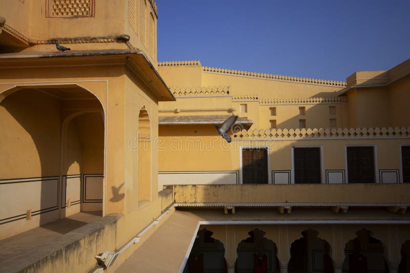 Arquitectura con la sombra dentro del palacio del viento en estado de Jaipur, Rajasthán, la India imágenes de archivo libres de regalías Arquitectura con la sombra dentro del palacio del viento en estado de Jaipur, Rajasthán, la India imágenes de archivo libres de regalías