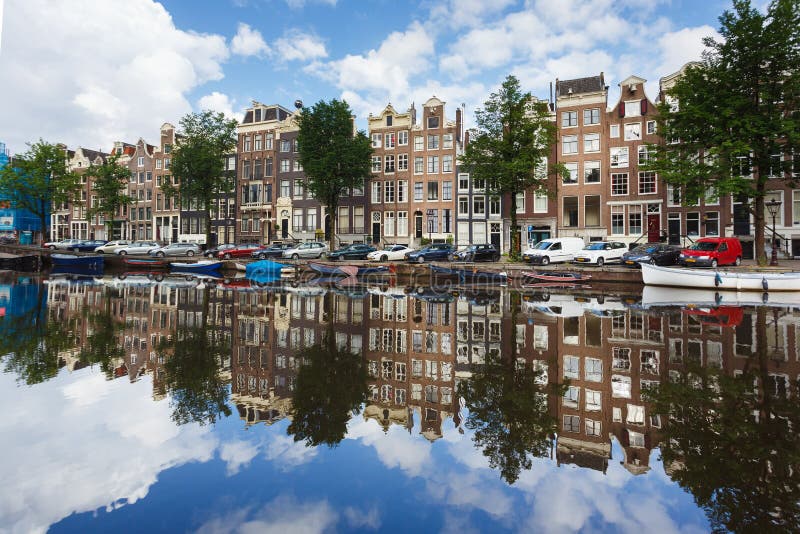 Arquitectura da cidade de Amsterdão foto de stock Arquitectura da cidade de Amsterdão foto de stock