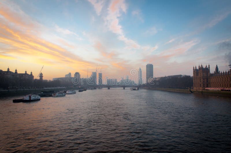 Arquitetura Da Cidade De Londres Da Ponte De Westminster No Nascer Do