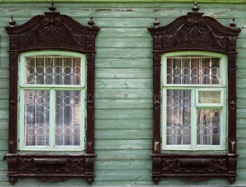 Arquitetura da herança Platbands de madeira nas propriedades 5 imagem de stock royalty free