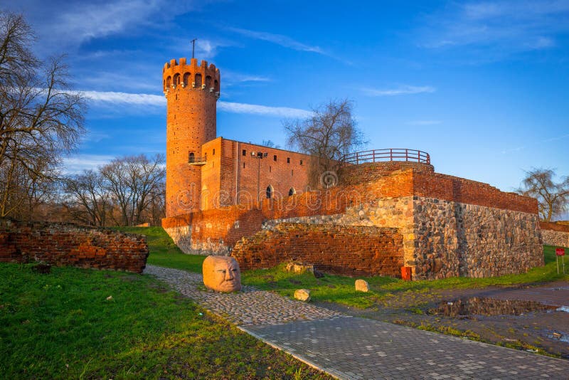 Arquitetura do castelo Teutonic medieval em Swiecie foto de stock Arquitetura do castelo Teutonic medieval em Swiecie foto de stock