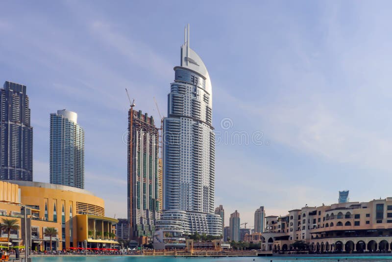 Arquitetura o 25 de dezembro/2018 da skyline de Dubai, UAE Paisagem da cidade de Dubai Opinião panorâmico do por do sol da skylin imagens de stock royalty free Arquitetura o 25 de dezembro/2018 da skyline de Dubai, UAE Paisagem da cidade de Dubai Opinião panorâmico do por do sol da skylin imagens de stock royalty free