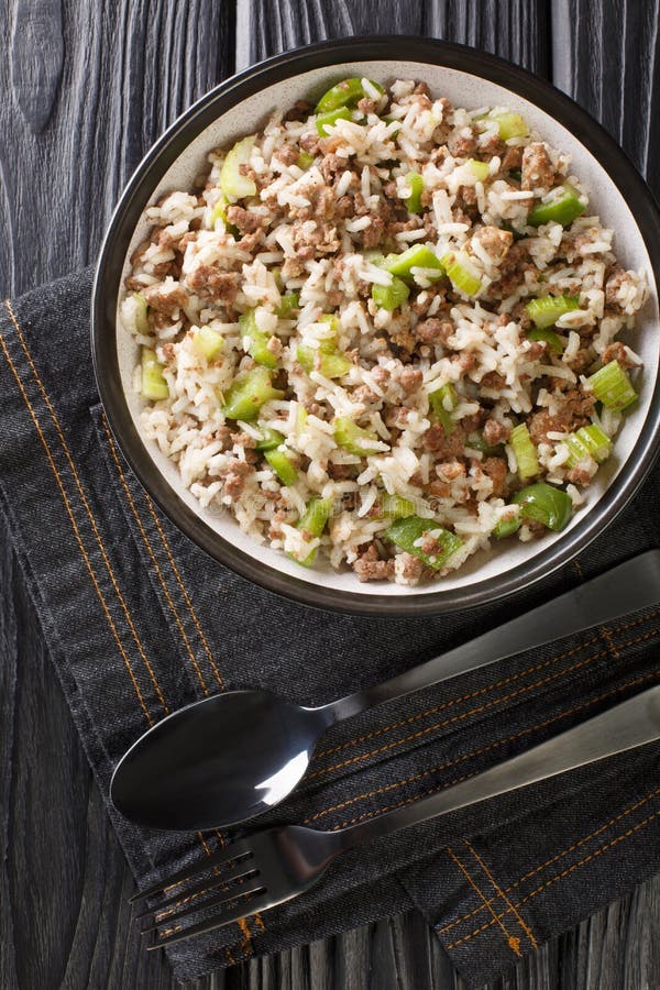 Arroz Sucio Es Un Plato Tradicional Criollo De Louisiana Hecho De Arroz  Blanco Cocinado Con Ternera Molida Hígado Verde Pimienta Imagen de archivo  - Imagen de menudillos, almuerzo: 233087627