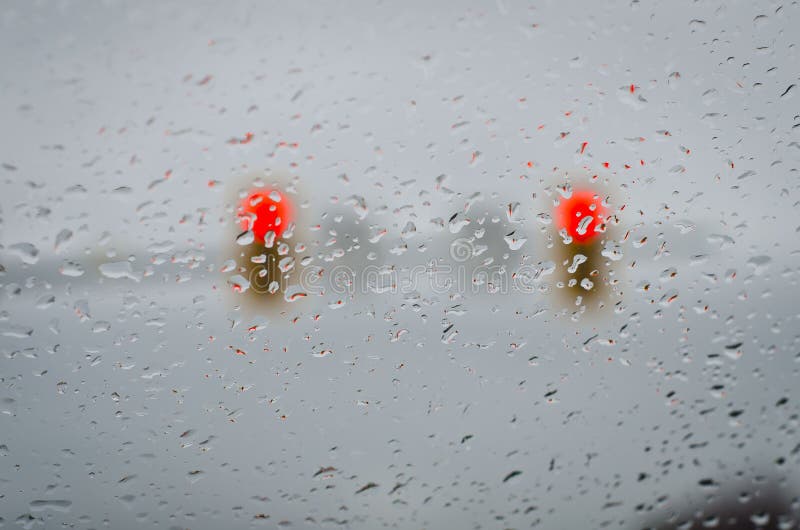 Arrêtez les baisses de pluie légère photo stock Arrêtez les baisses de pluie légère photo stock