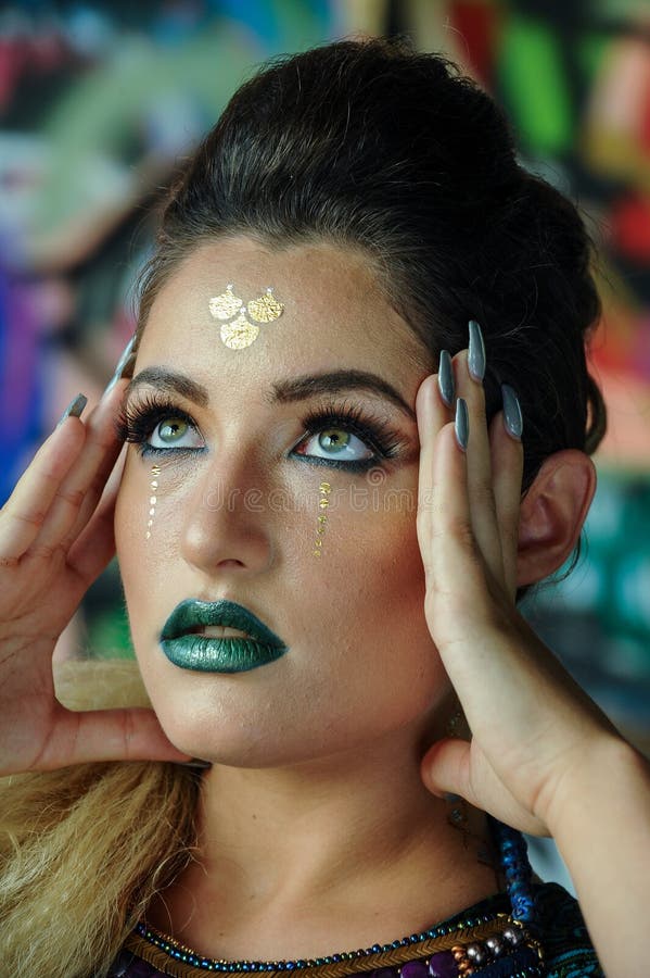 Art Beauty Portrait Mooi jong model met creatieve samenstelling royalty-vrije stock foto's Art Beauty Portrait Mooi jong model met creatieve samenstelling royalty-vrije stock foto's