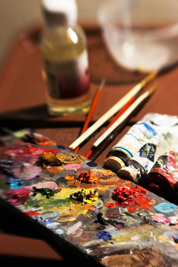 Art?culos a pintar con las pinturas de aceite foto de archivo libre de regalías Art?culos a pintar con las pinturas de aceite foto de archivo libre de regalías