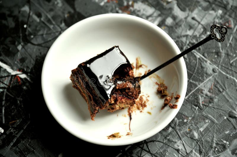 Art and food : breakfast with dark chocolate cake