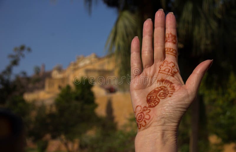 Arte da mão com Amber Fort no fundo imagens de stock royalty free Arte da mão com Amber Fort no fundo imagens de stock royalty free