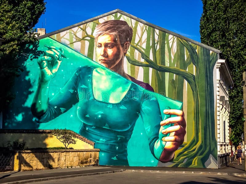Arte da rua dos grafittis em Bucareste imagens de stock Arte da rua dos grafittis em Bucareste imagens de stock