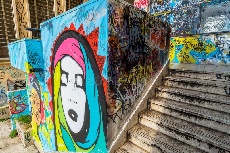 Arte e graffiti della via sulla parete a Potenza, Italia immagini stock libere da diritti Arte e graffiti della via sulla parete a Potenza, Italia immagini stock libere da diritti