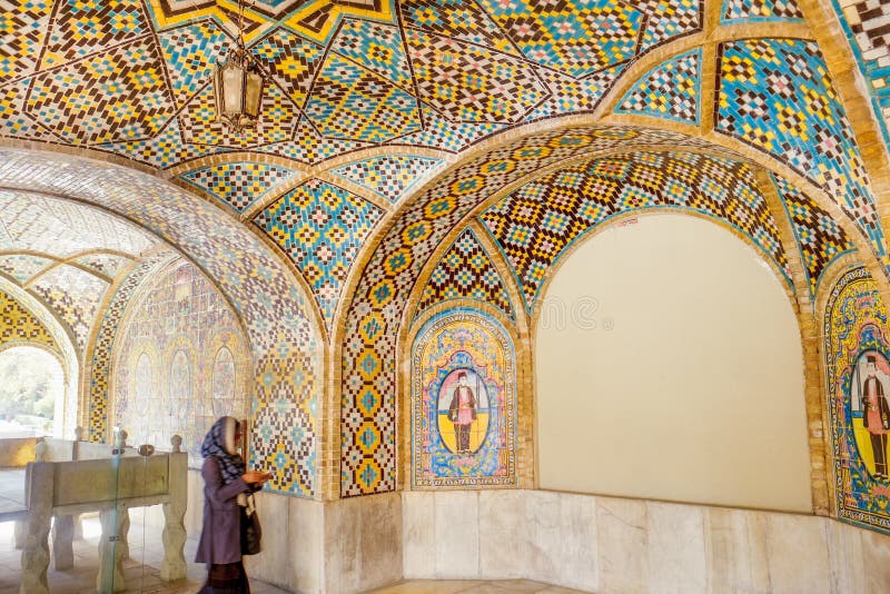 Arte interior de la teja dentro de Karim Khani Nook Palacio de Golestan fotografía de archivo libre de regalías Arte interior de la teja dentro de Karim Khani Nook Palacio de Golestan fotografía de archivo libre de regalías