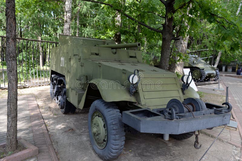 Artillería automotora americana SU-57 en el museo del equipo militar en la colina de Poklonnaya en Moscú imagenes de archivo Artillería automotora americana SU-57 en el museo del equipo militar en la colina de Poklonnaya en Moscú imagenes de archivo
