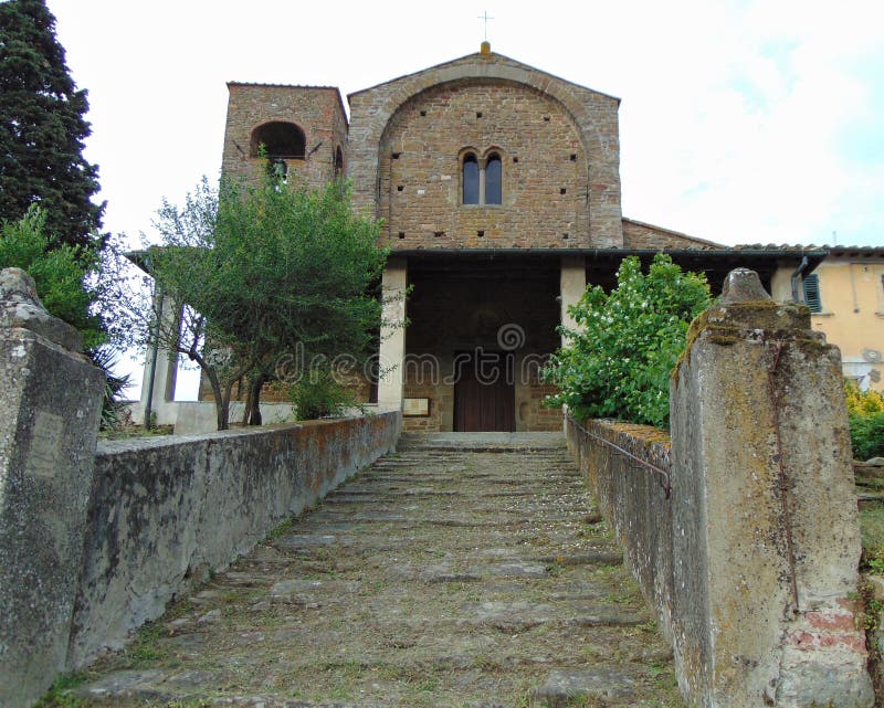 Artimino, Toskana, Italien Gemeindekirche von Santa Maria und von San-LEONARDO in Artimino, Pieve di San Leonardo, die Fassade de stockfotografie Artimino, Toskana, Italien Gemeindekirche von Santa Maria und von San-LEONARDO in Artimino, Pieve di San Leonardo, die Fassade de stockfotografie