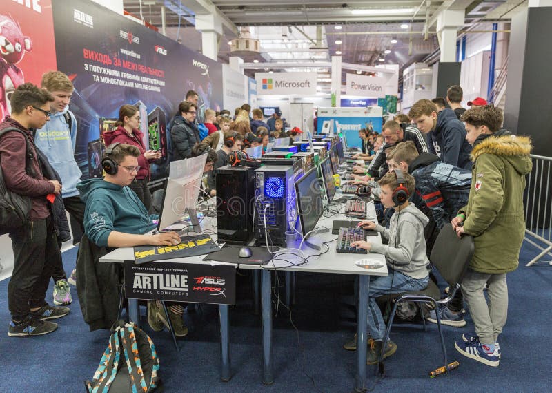 Game Zone at CEE 2015, the Largest Electronics Trade Show in Ukraine