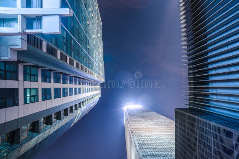 As construções modernas na cidade imagens de stock As construções modernas na cidade imagens de stock