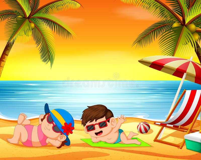 As crianças relaxam na praia com o fundo bonito do por do sol ilustração stock