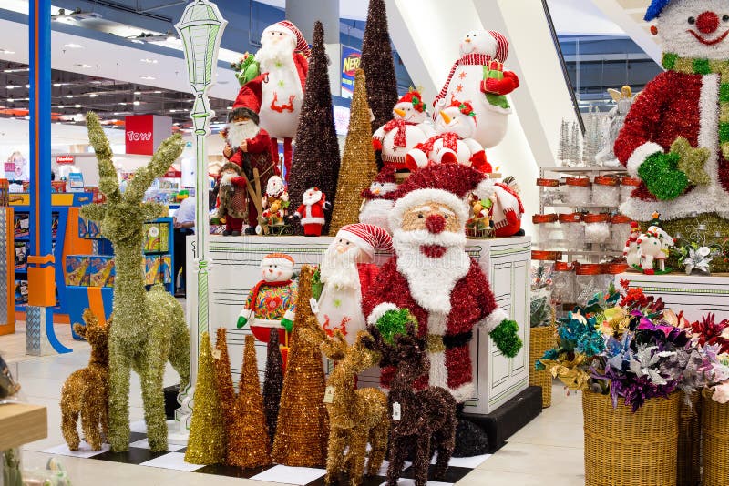 Miami Floridausa 12022019 : Walmart Decorado Para O Natal. Mercadorias Para  Decoração De Ano Novo. Linhas Com Produtos Fotografia Editorial - Imagem de  decorado, alimento: 193169757