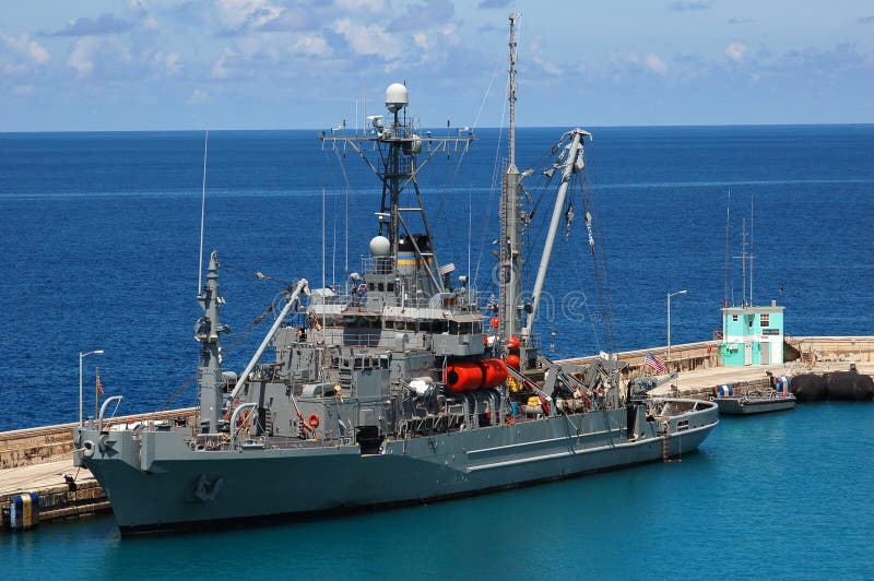 Navio militar americano nas águas do Caribe fotografia de stock