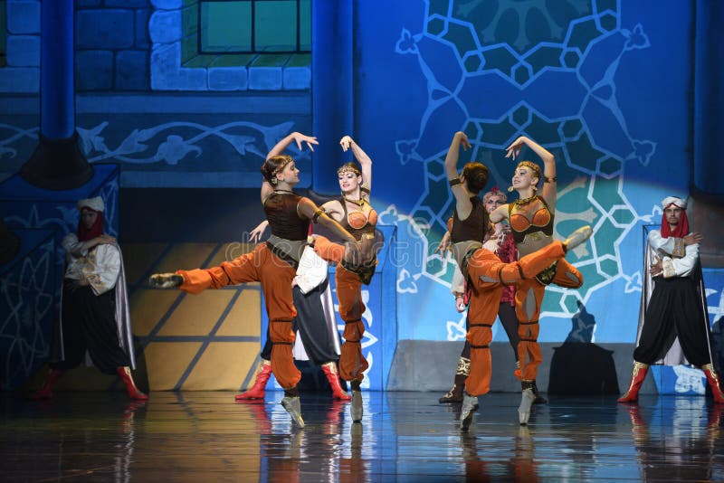 Irmãs flor-balé “Mil e Uma Noites” imagem de stock royalty free