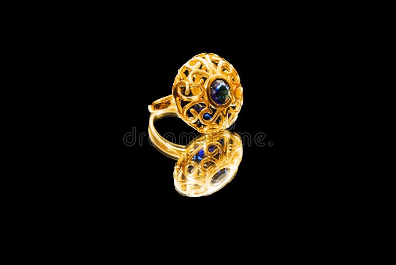 Download As Mulheres Turcas Orientais Antigas Bonitas Da Joia Do Ouro Soam Foto de Stock - Imagem de preto, diferente: 107529596