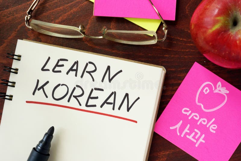 As palavras aprendem o coreano escrito no bloco de notas
