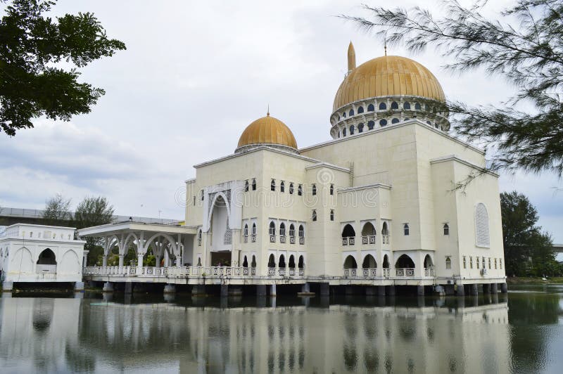 As-Salam清真寺,位于马来西亚Selangor Puchong Perdana 免版税库存照片 As-Salam清真寺,位于马来西亚Selangor Puchong Perdana 免版税库存照片